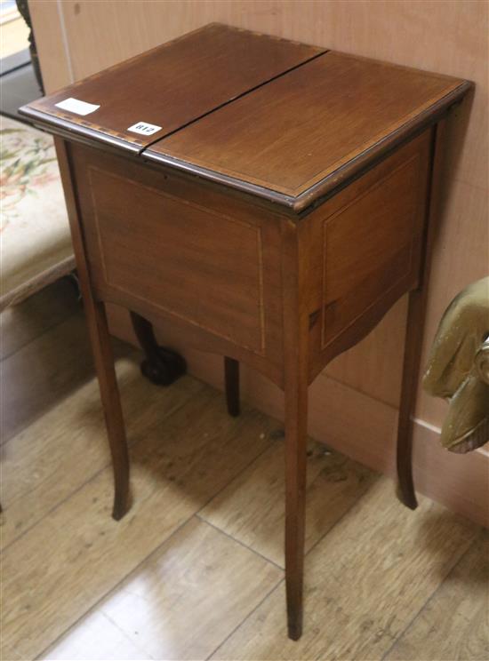 An Edwardian banded mahogany work table, H.72cm